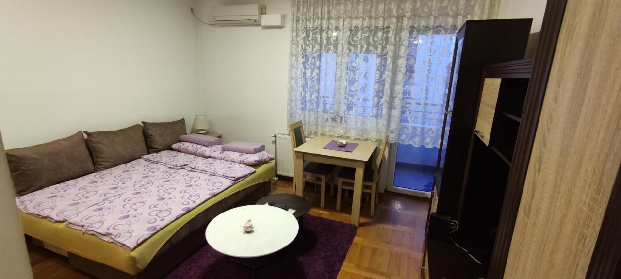 Apartman Bulevar โนวีซาด ภายนอก รูปภาพ